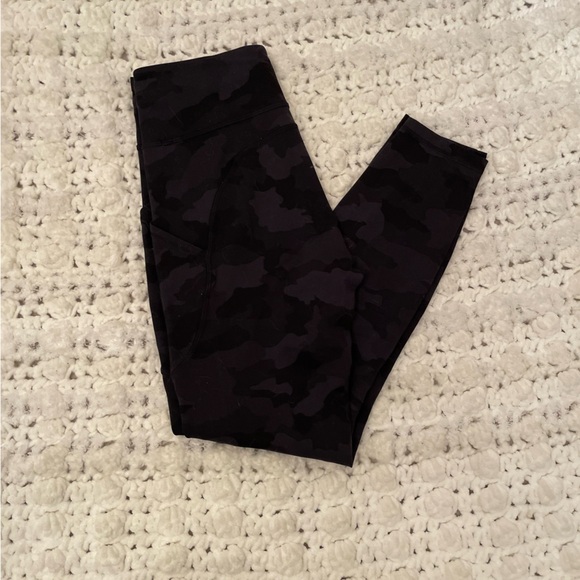 Lululemon fast and free black camo leggings - Picture 5 of 11